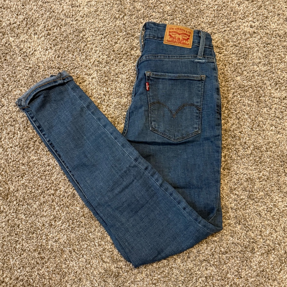 Levi’s High Rise Skinny Jeans - Picture 5 of 5